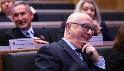 半岛体育-太阳报：切尔西73岁俱乐部秘书巴纳德即将退休，在俱乐部工作24年